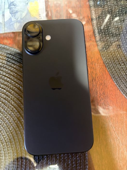 Iphone 16,128 gb