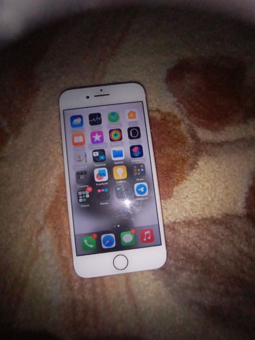 Обменяю/продам IPhone 8 И IPhone SE 2020