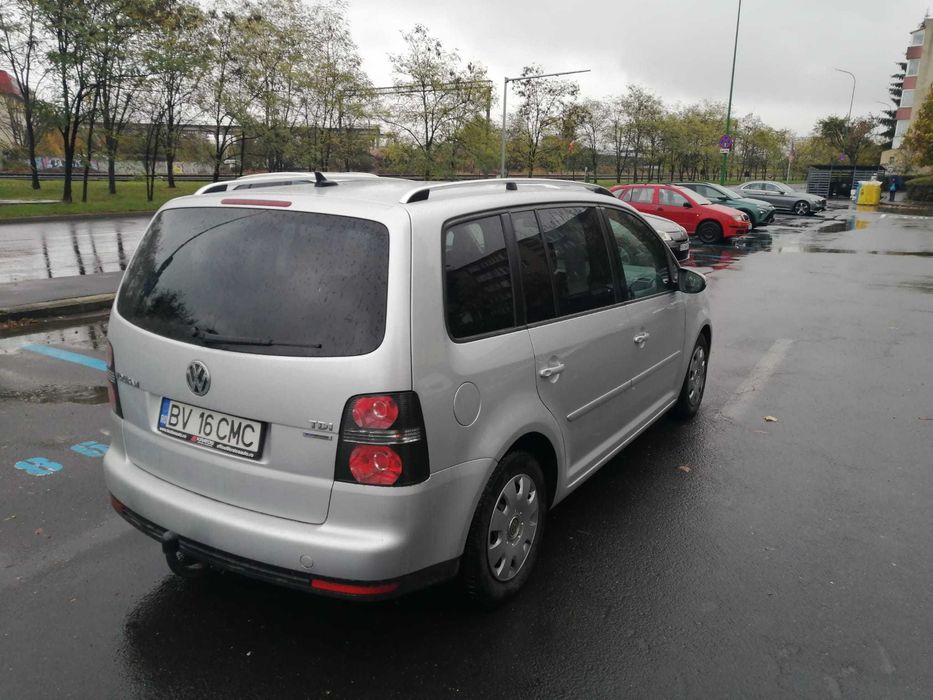 VOLKSWAGEN Touran 2010 — imagine 3