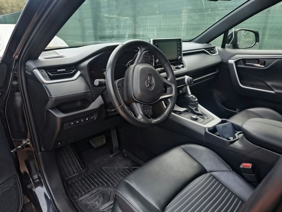 Vând RAV4 hybrid 4x4 cumparat de nou! Unic prop!