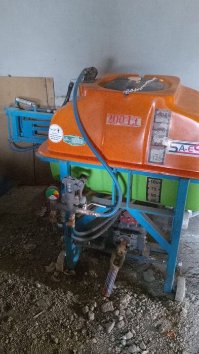 Пръскачка Esmesan 200 литра навесна за трактор много запазена