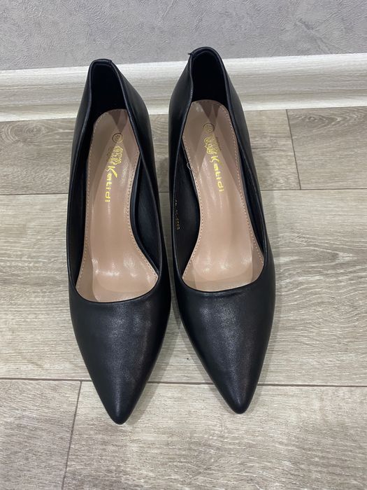 Продаю новые туфли