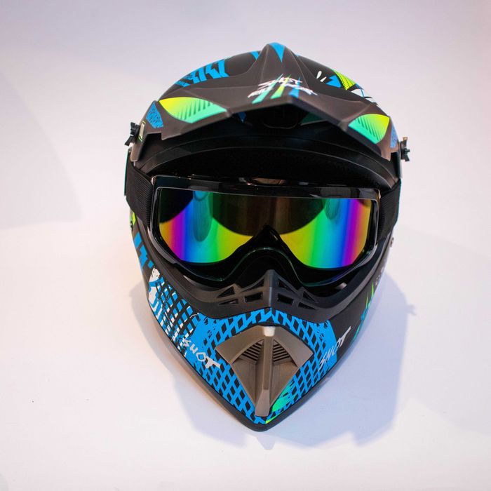 Каска подходяща за мотокрос , планински велосипед , ел. тротинетка