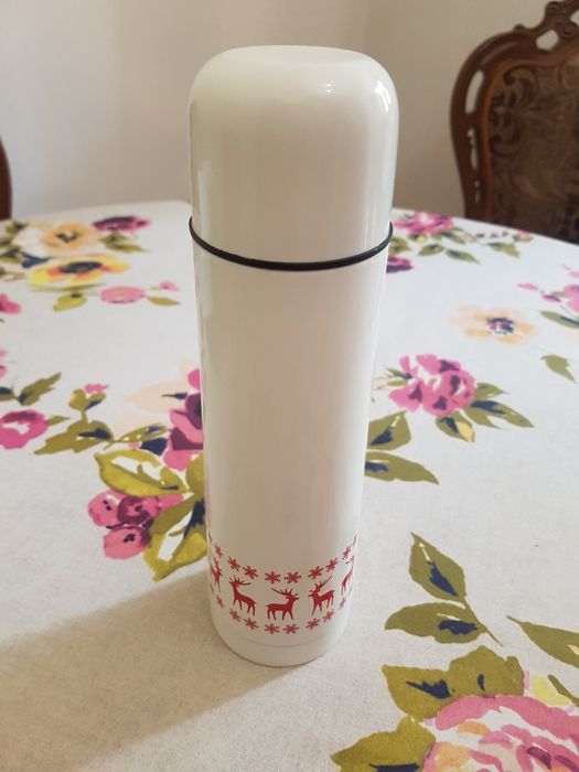 Продам термос Новый