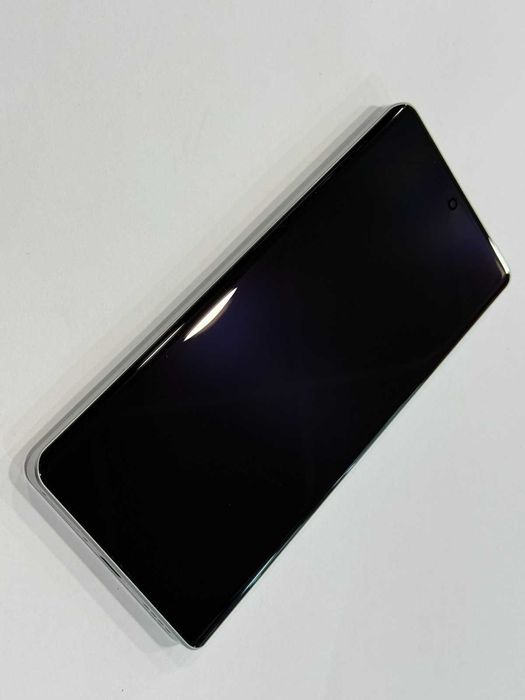 Realme GT 6 – 512GB памет / 16GB RAM