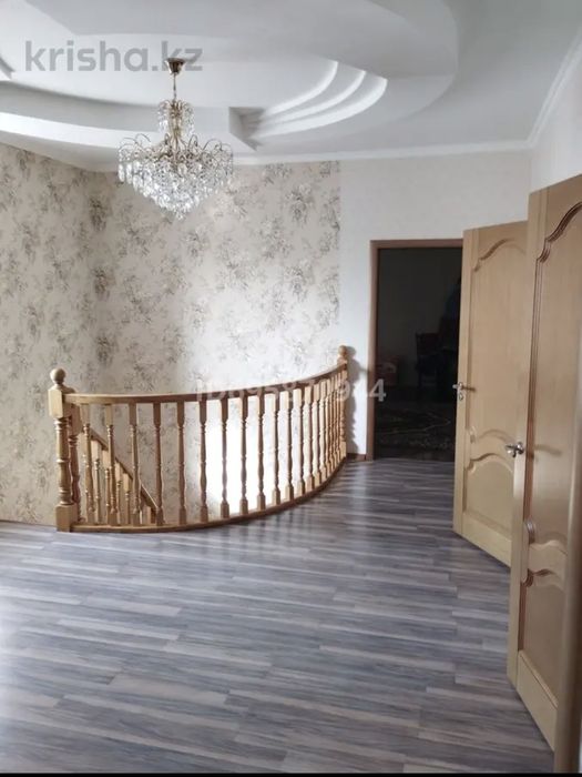Екі қабатты үй сатылады.