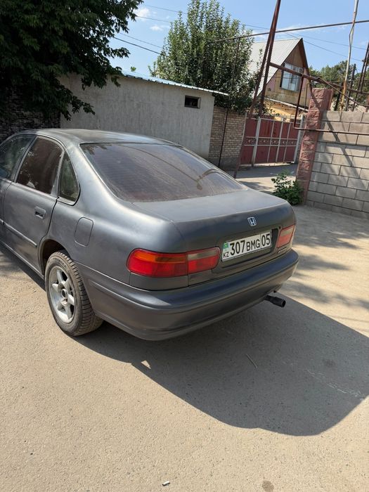 Продам Хонду Аккорд 2.0л 1993 год