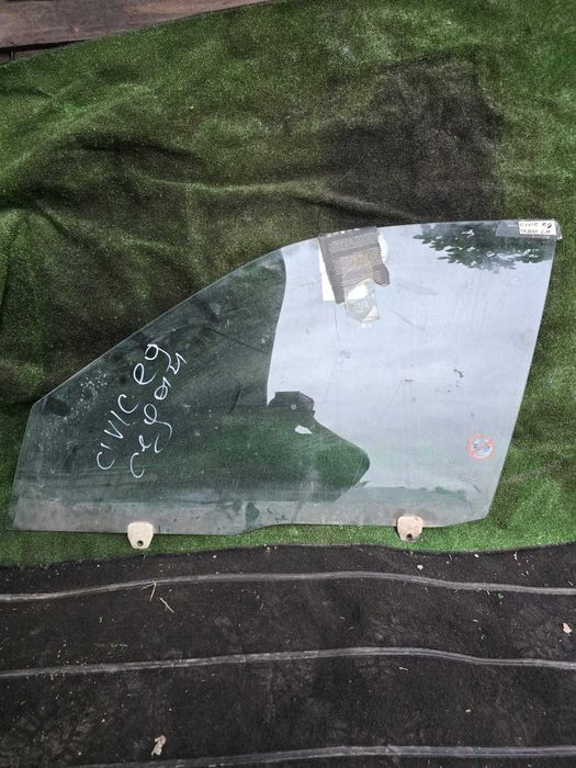 Стекло переднее левое 
Хонда Цивик ЕГ седан
Honda Civic EG