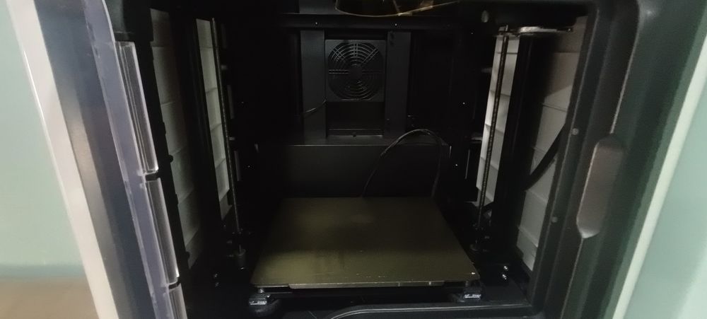 Qidi X-CF Pro împrimantã 3D