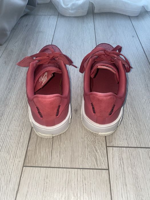 Обувки nike air force.