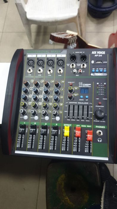 Miksher pult usilitel. Микшер Пульт Усилитель.