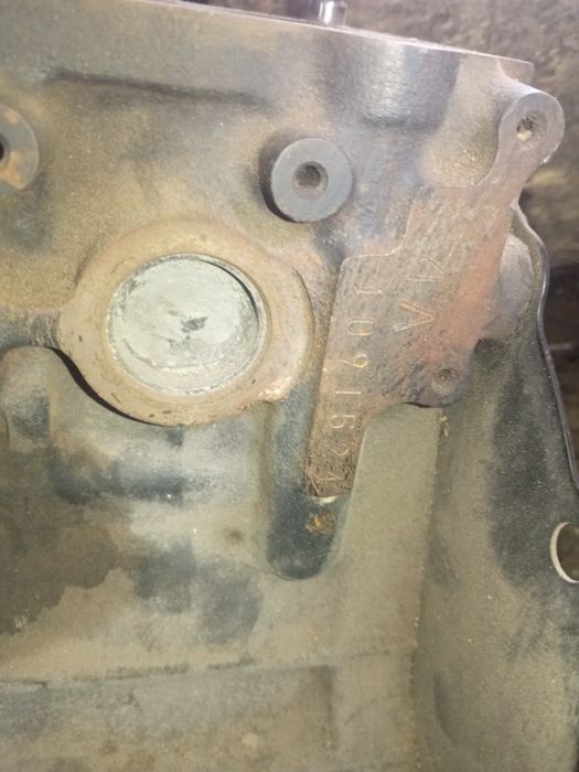 Продам двигателя по запчастям