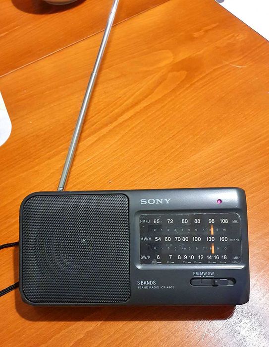 Радио SONY, тричестотно, неизползвано