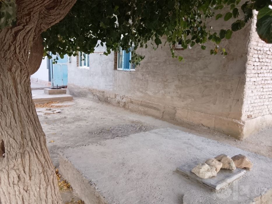 Navoi shahar chutqara kattej yonida Guliston hovlisi kattejday 3 xona