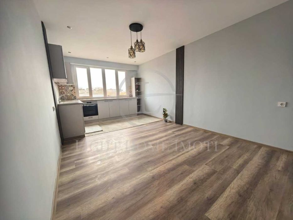 Продава се Тристаен апартамент в Пловдив, Кючук Париж - 64 кв.м за 1179 €/кв.м - Снимка #1