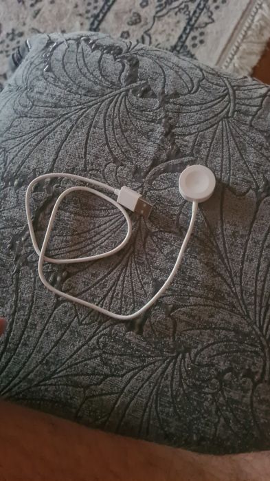 продам зарядку для apple watch