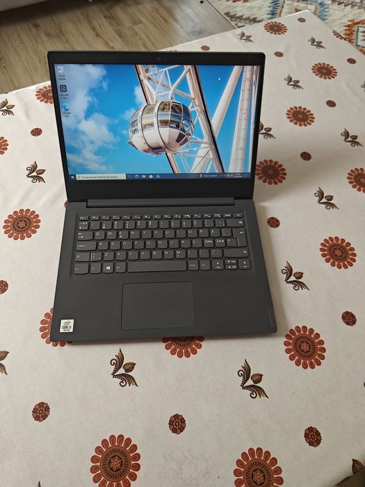 Oferta!!! Laptop Lenovo V14-llL procesor i5-10th RAM 8 GB ssd 256