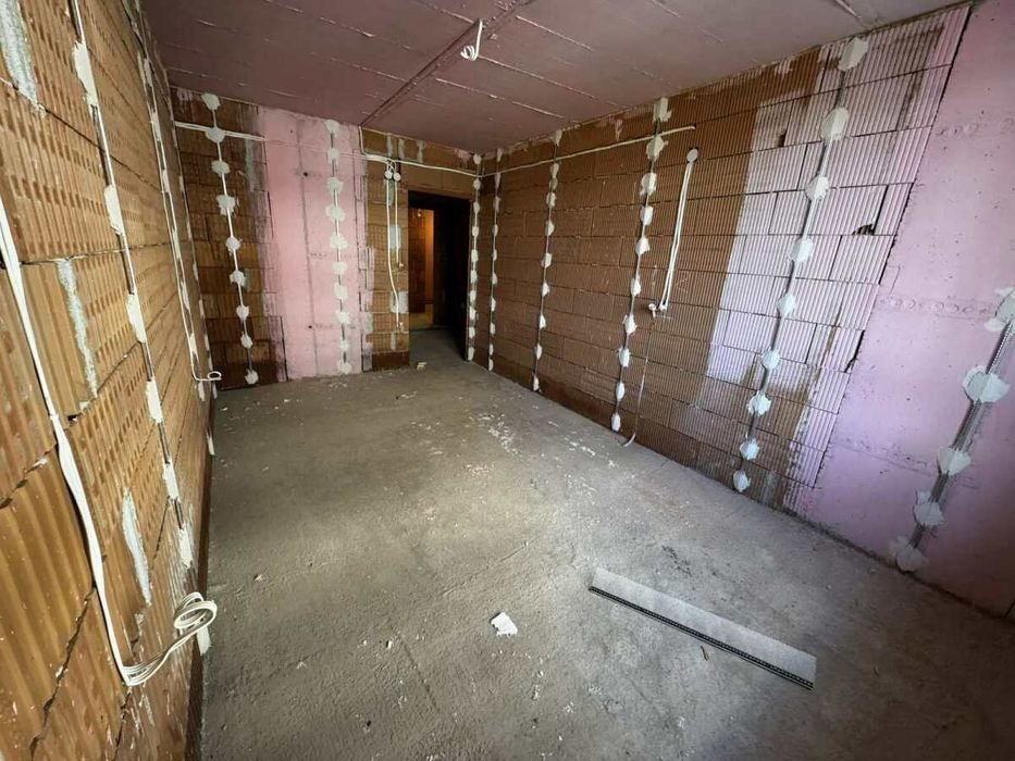 Тристаен апартамент в Красна поляна с АКТ 14!