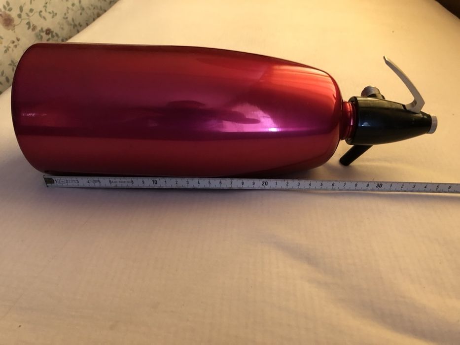 Сокоизтисквачка/кухненски робот/Сифон за газирани напитки