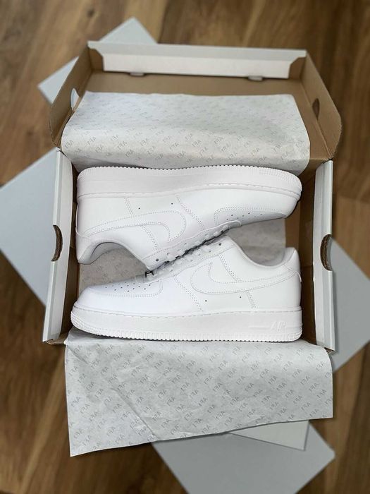 Adidasi Sport Nike Air Force 1 Low Triple White - Verificare Colet