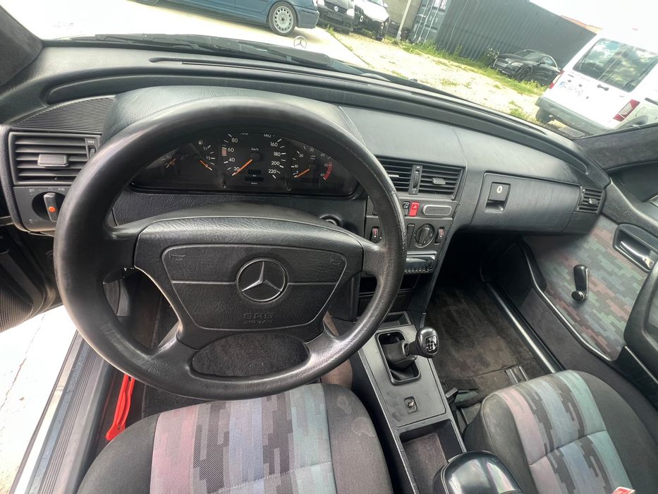 Vand mercedes c 200 din 1992 stare foarte bun.