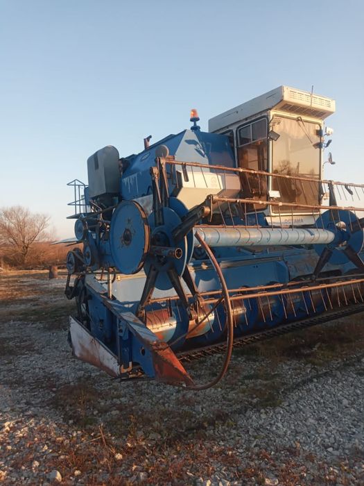 Продам комбайн .