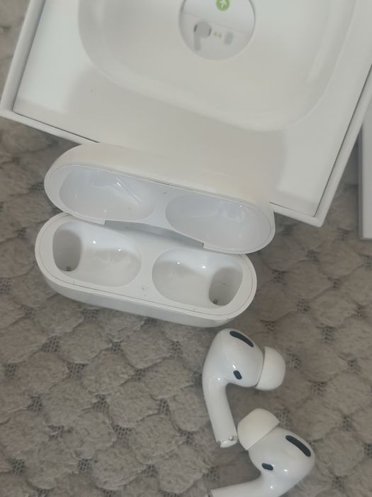 Слушалки AirPods Pro