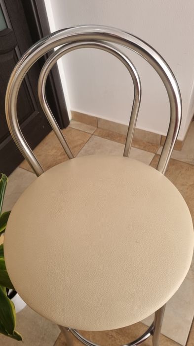 Vând scaune bar/bucătarie nefolosite