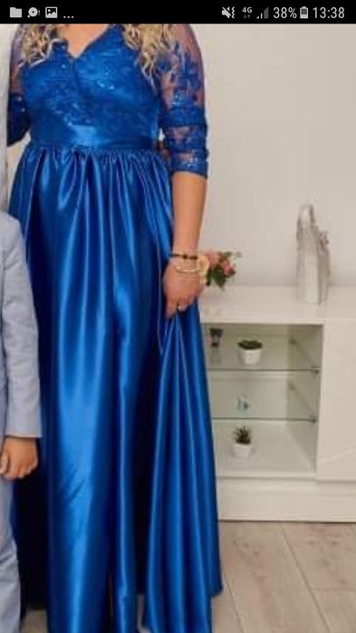 De vanzare DOUA rochite elegante