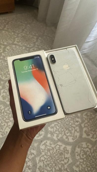Продам iPhone X срочно
