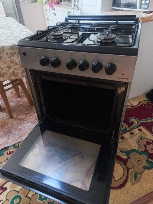 Продам газовую плиту