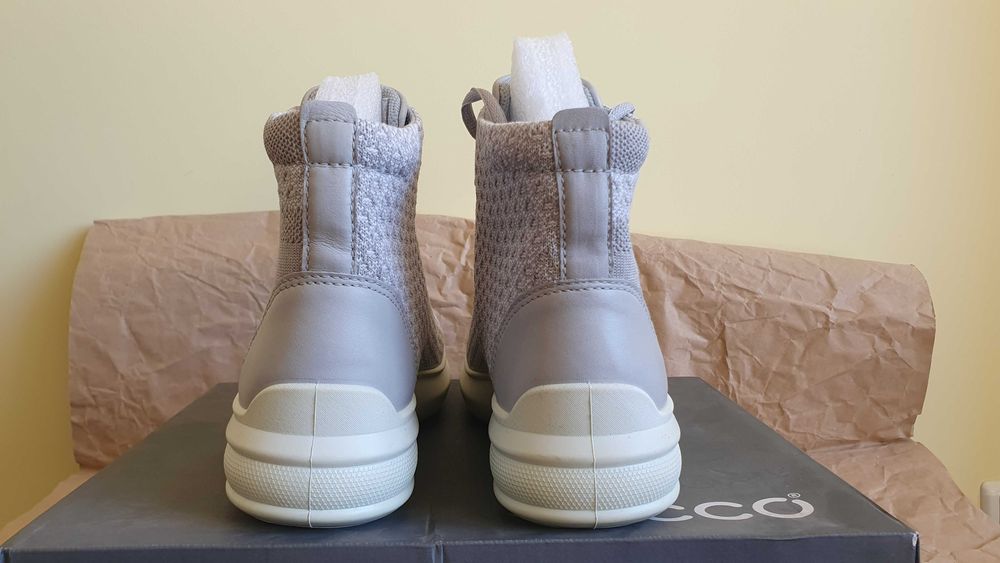 Дамски кецове "ЕССО" размер№ 37.