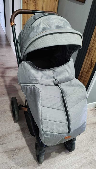 продам детскую коляску