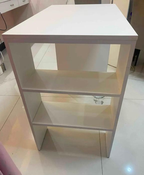 Столы для маникюра