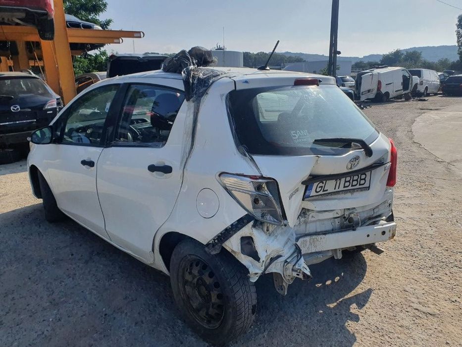 Dezmembrez Toyota Yaris 2 motor 1.4 d 66kw 90cp 1ND-TV dezmembrari cutie de viteze manuala 6+1 usa stanga dreapta