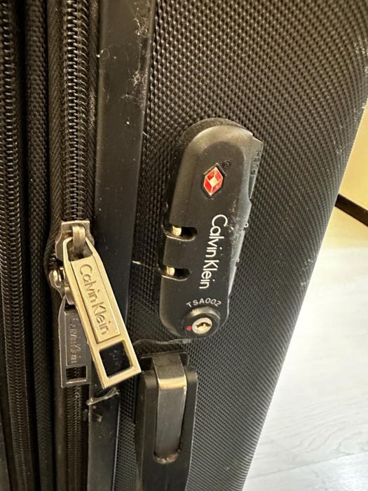 Чемодан для путешествий.Каучук