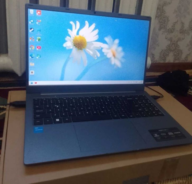 Noutbook acer srojcha sotiladi