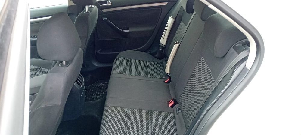 VW Jetta 2010 1.6 TDI