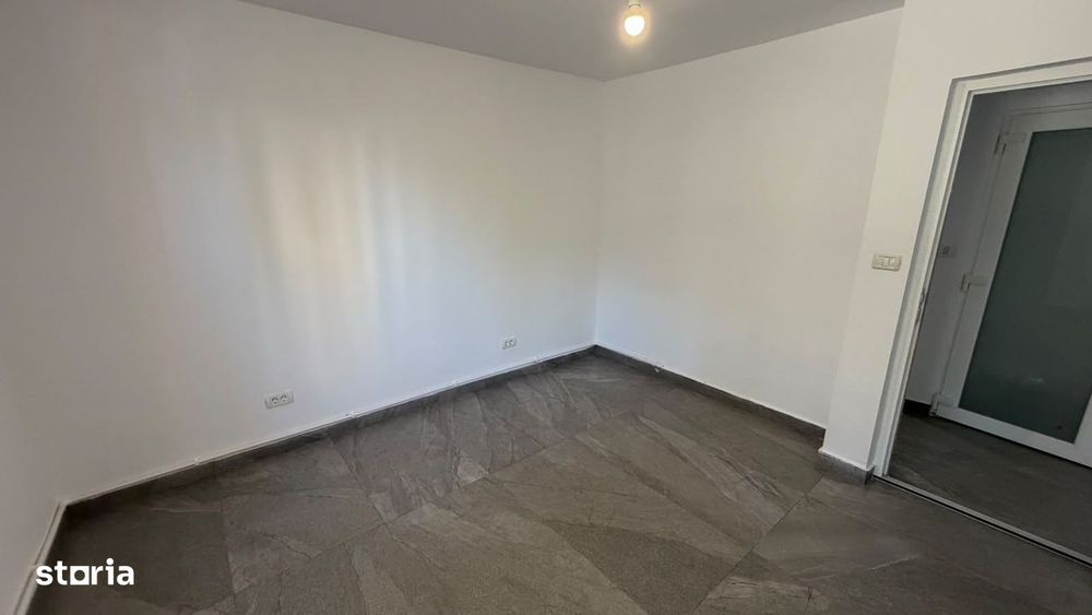 Spatiu Comercial Parter Casa De Cultura Stradal