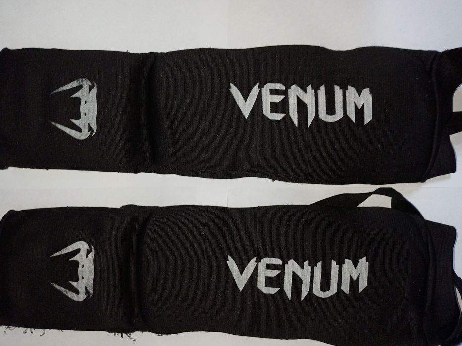 Футы "Venum" (спортинвентарь)