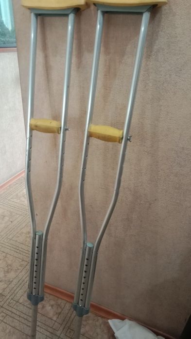 Костыли подмышечные продам