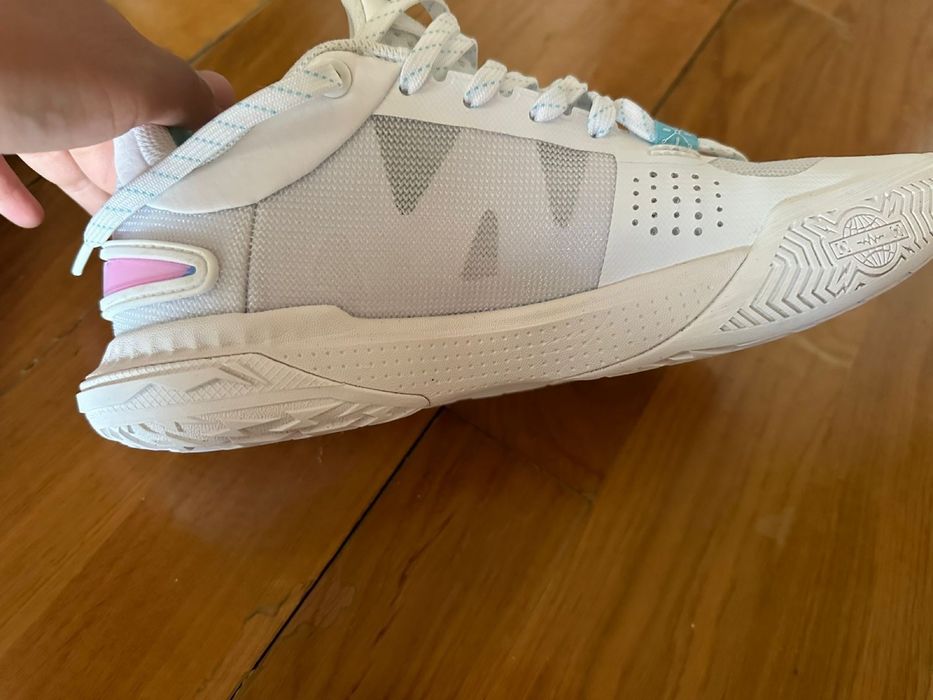 Баскетбольные кроссовки  Lining son of flash 2