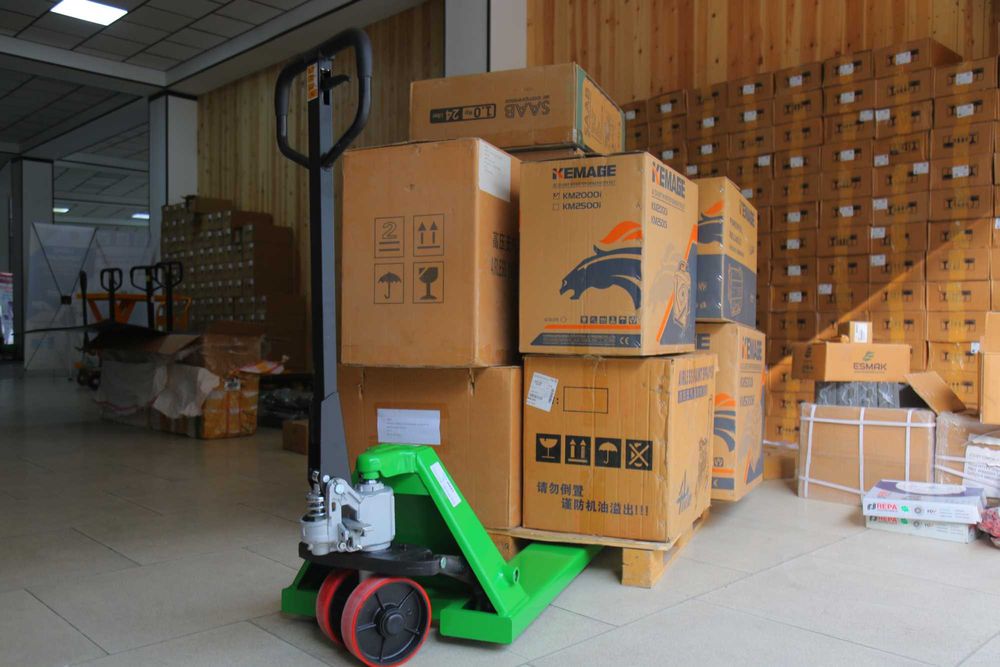 Рохля 3000 кг: Надежная гидравлическая тележка для тяжелых грузов