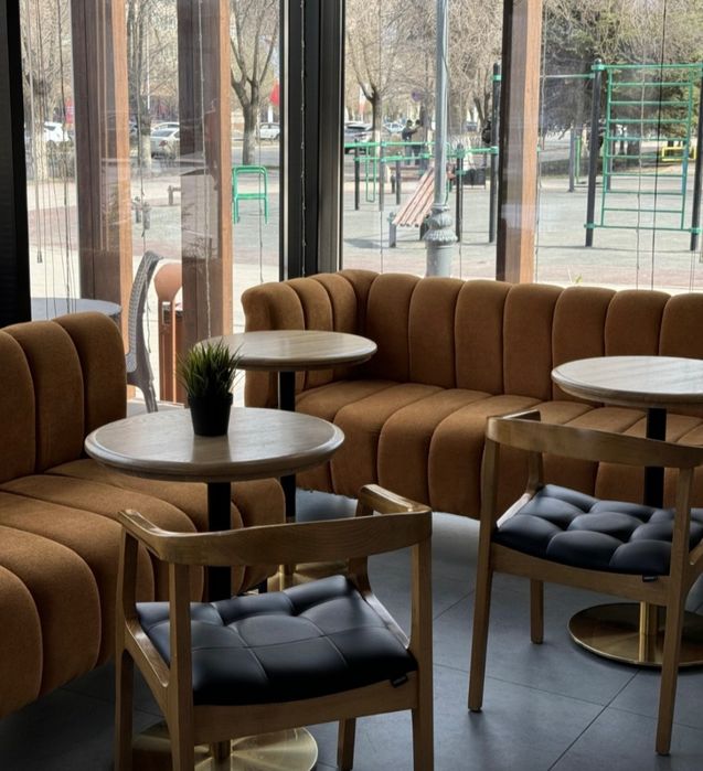 Диваны для кафе ресторанов, столы, стулья