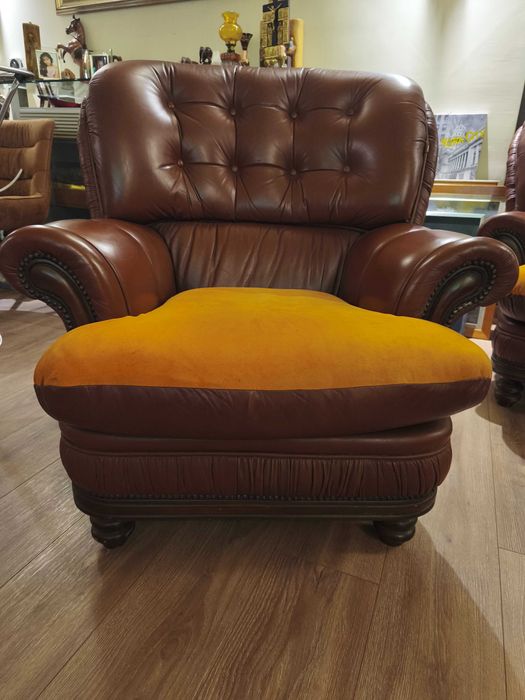 Комплект кожен диван + 2 фотьойла – класически стил, здраво качество