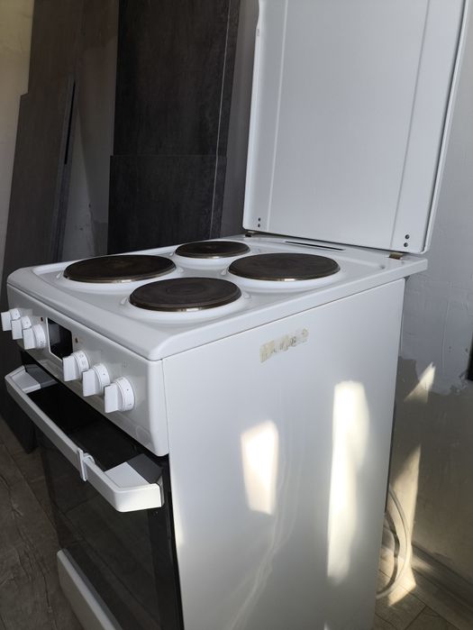 Продам электроплиту