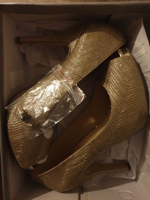 Pantofi cu platforma aurii Otter