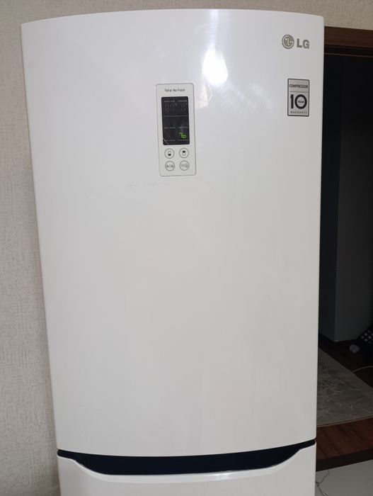 Бытовая техника холодильник