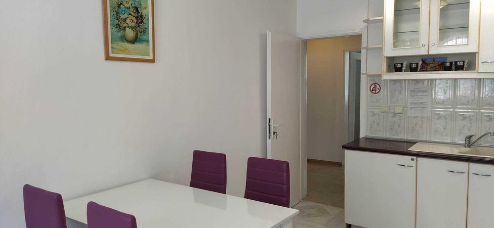 Дава се под наем Тристаен апартамент в Варна, Център - 65 кв.м за 612 € - Снимка #2