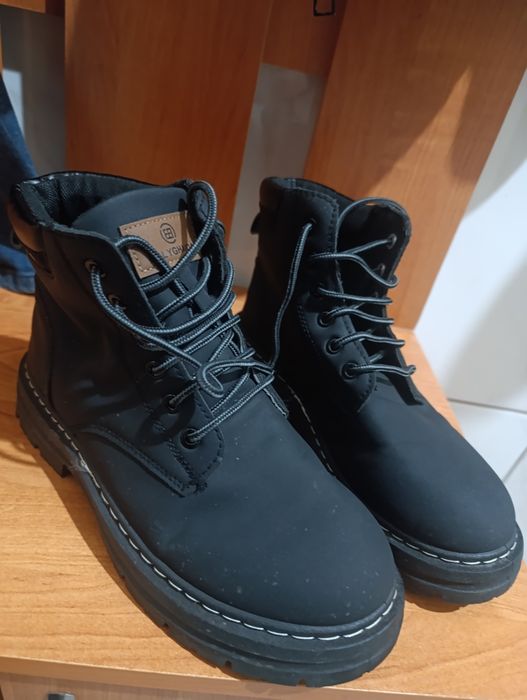 Продам мужские ботинки